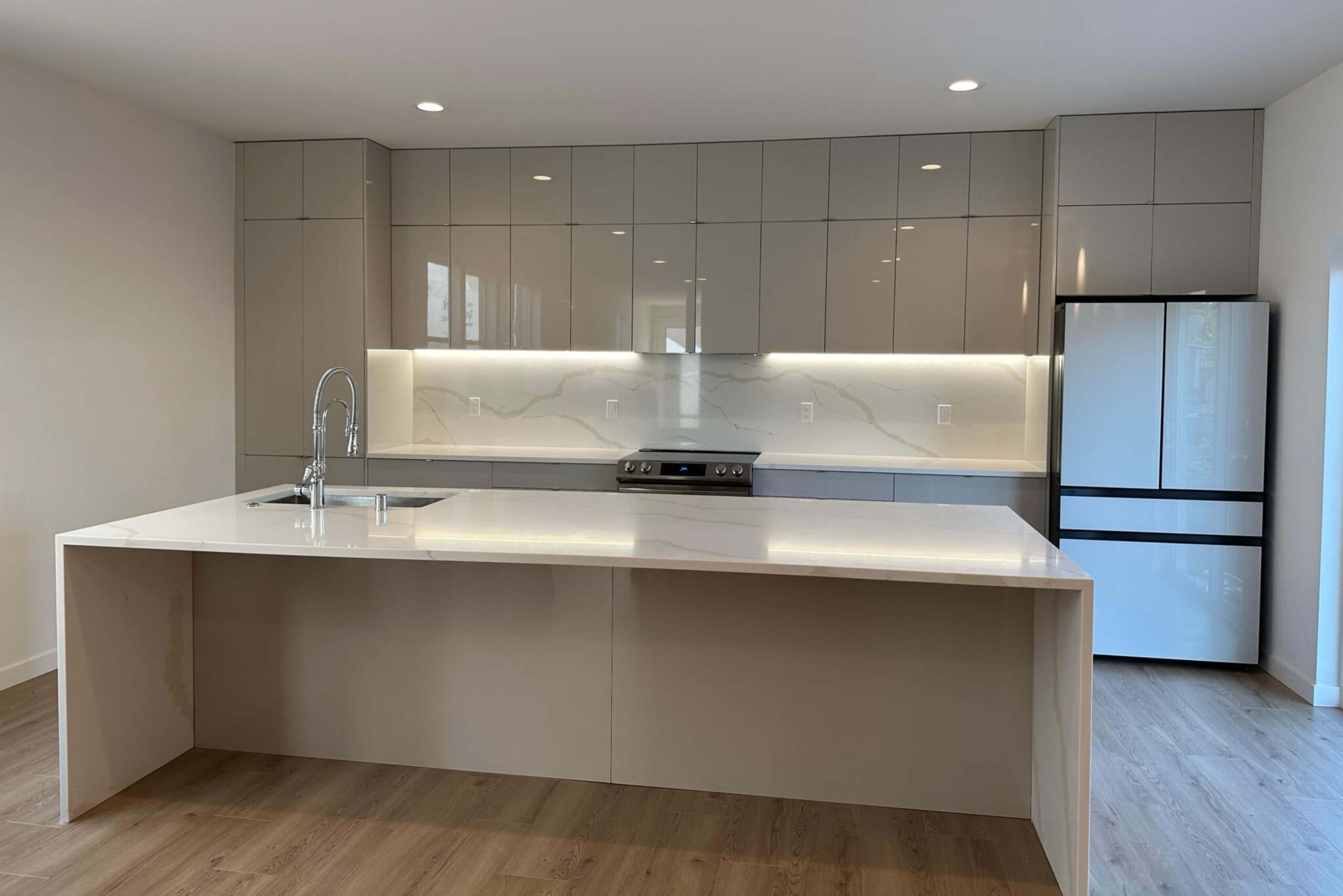 lazy-susan-design-vancouver-kitchen-bathroom-remodel-after  lazysusandesign.com