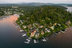 Lake Oswego elegant house exterior